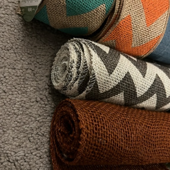 9 partial rolls of burlap - Picture 5 of 7